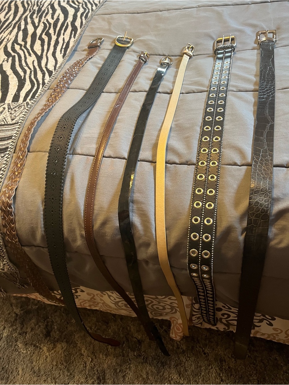 Y2K belt lot women’s Medium/Large early 2000s (7 belts)
